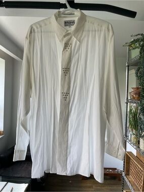 Vintage PASHÀ Women's White Stud-Accent Button Down